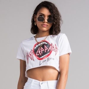 Goodie two sleeves Def Leppard crop top short